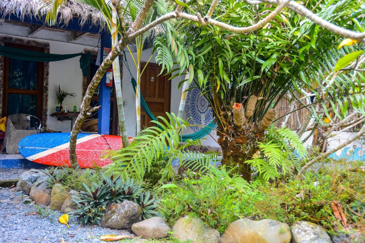 Cabinas Carol Pavones  Exterior foto