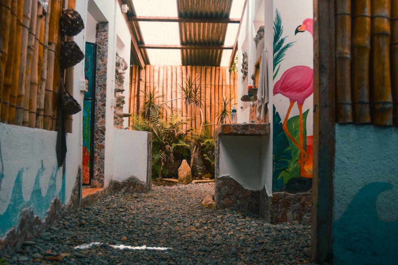 Cabinas Carol Pavones  Exterior foto